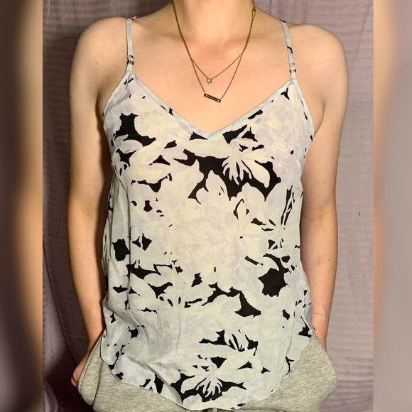 WILFRED ARITZIA Gorgeous 100% Silk Floral Camisole (Size Small) - Picture 7 of 7
